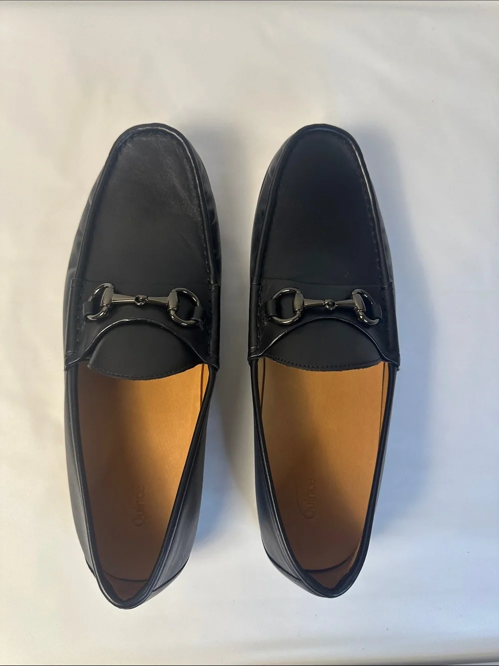 Quince sleek black